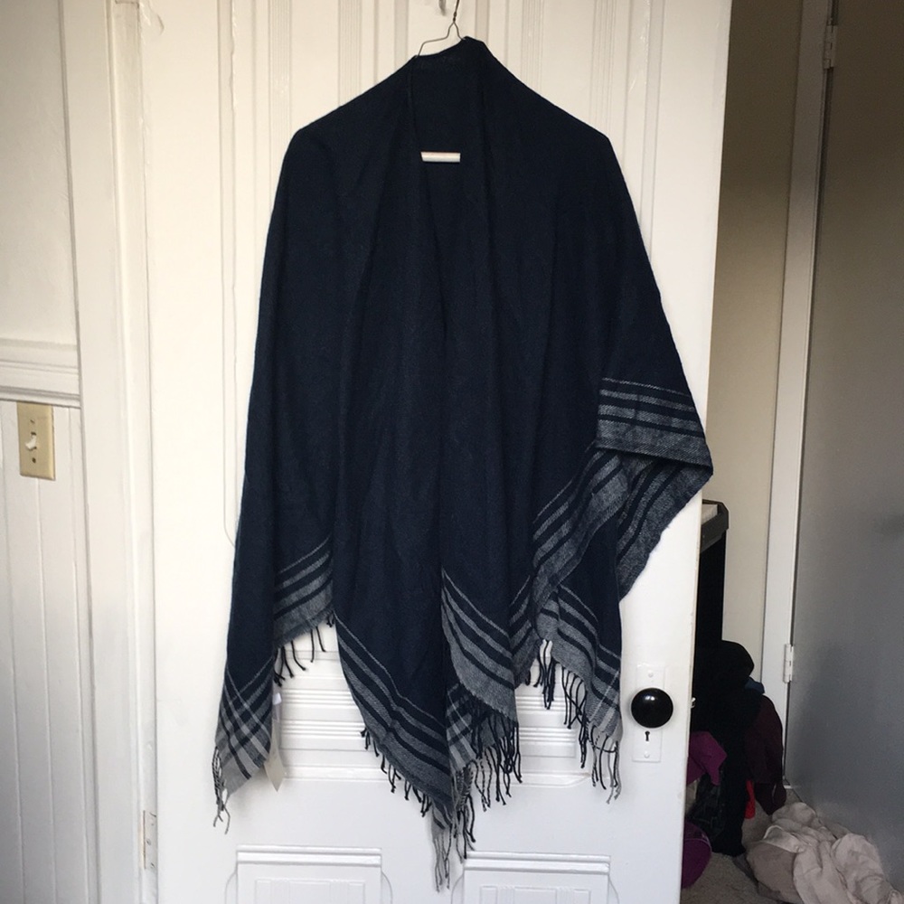 Uniqlo 2 way navy knit stole